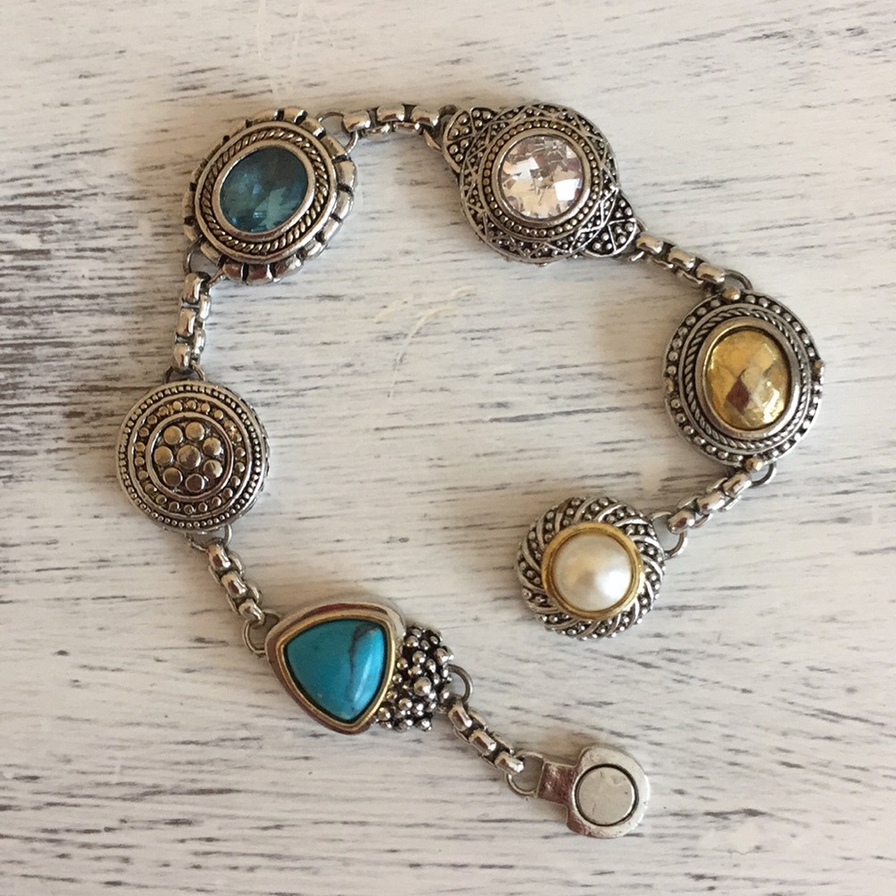 Sold. Fashion jewelry. Magnetic clip. NWOT